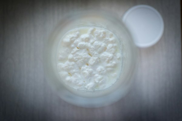 What Effect Does Drinking Kefir Have on Lactose Intolerance Management?